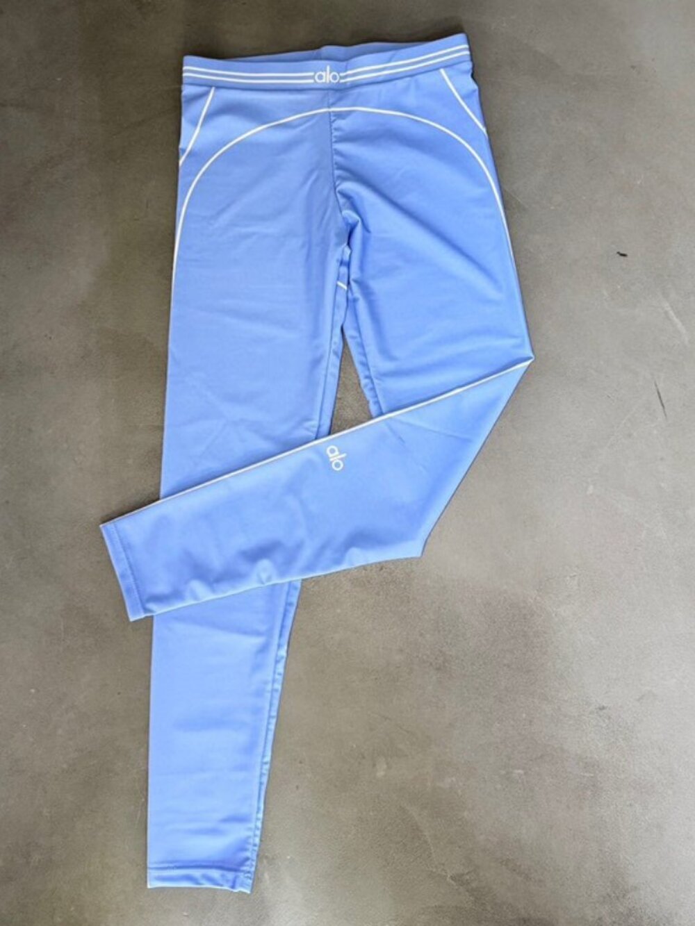 Alo Blue Sports Bra and Leggings Set, Size S - Picture 4 of 4